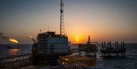 US oil price falls 37%, West Texas intermediate just above $11/bbl on supply glut