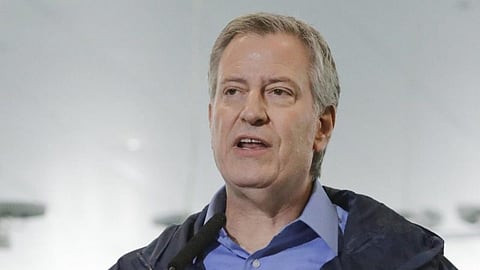 New york city Mayor Bill de Blasio apologises after he criticised a large Jewish gathering