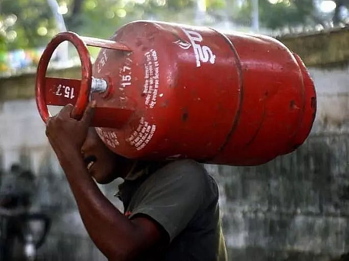 Domestic LPG price hiked by ₹60, commercial cylinder up ₹114.5