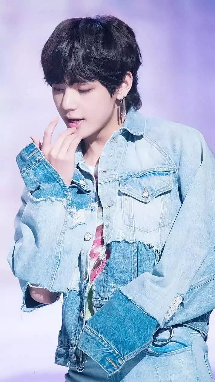 BTS V becomes top 10 Instagram global influencer following Ronaldo
