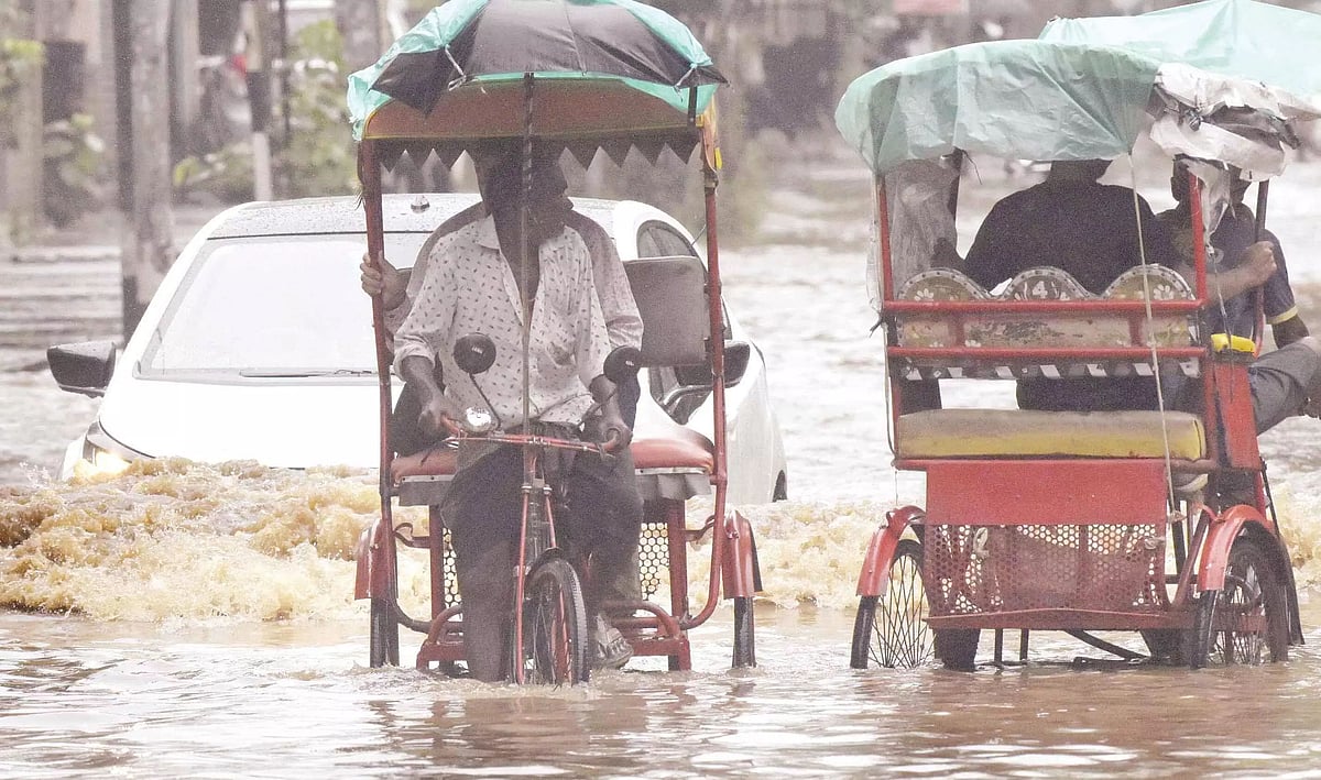 Post-overnight rains: Residents forced to deal with garbage on streets ...