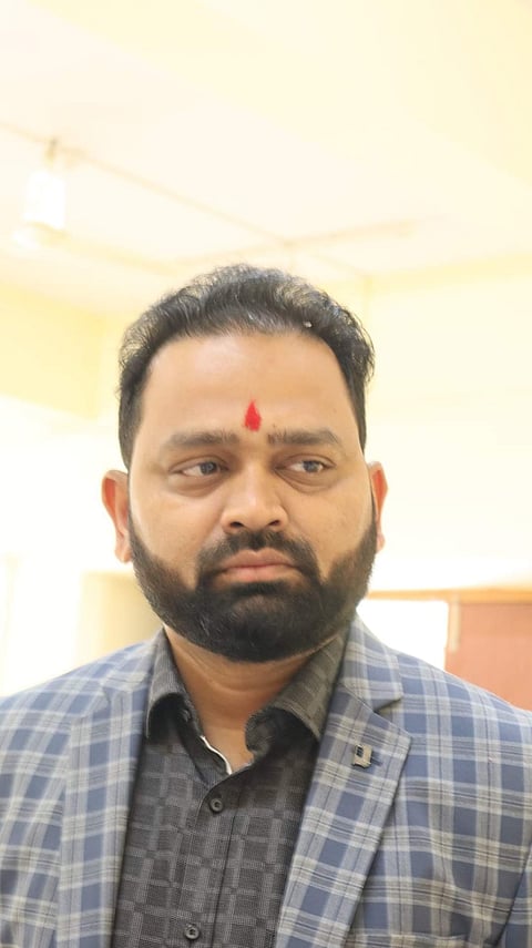 जिल्हाधिकारी डाॅ. विपीन