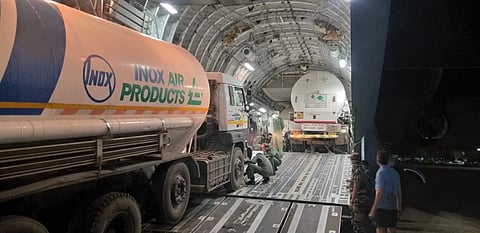 उपराजधानीत ऑक्सिजन तुटवडा कमी करण्यासाठी भारतीय हवाई दलाची मदत