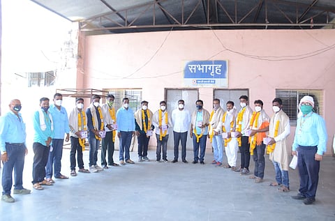 स्वच्छता कर्मचारी सत्कार