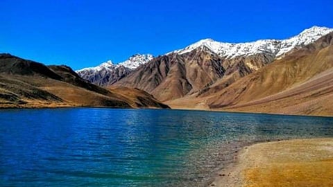 भारतातील सुप्रसिद्ध तलावांपैकी एक 'चंद्रताल' 