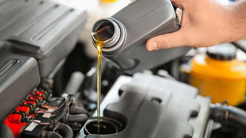 सिंथेटिक, अर्ध-सिंथेटिक तेलामध्ये काय आहे फरक? जाणून घ्या
