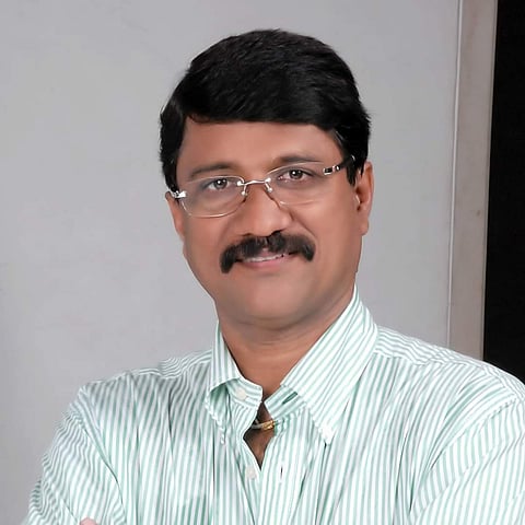 नगरसेवकांच्याच निष्काळजी पणामुळे दिवा शीळ रस्त्याची वाट