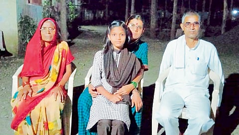 मुलींना दत्तक घेण्याचा कृतिशील आदर्श