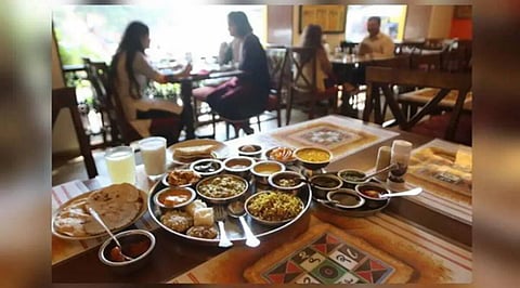 हॉटेलमधील खाणे महागणार ! चालकांकडून खाद्यपदार्थाच्या दरात वाढ 