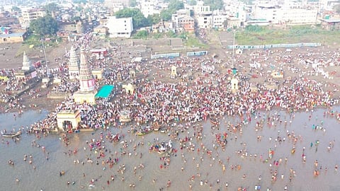 पाहा, कार्तिकीसाठी पंढरीत भरली भक्तांची मांदियाळी!