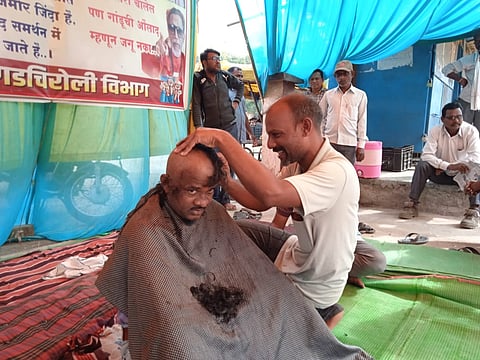 गडचिरोली : एसटी कर्मचाऱ्यांनी केले मुंडण आंदोलन
