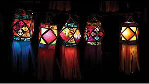 नात्यामुळेच जीवनाला खरा अर्थ