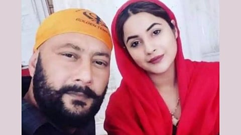 Shehnaaz Gill with father 