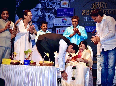 Devendra Fadnavis Tribute to Lata Didi