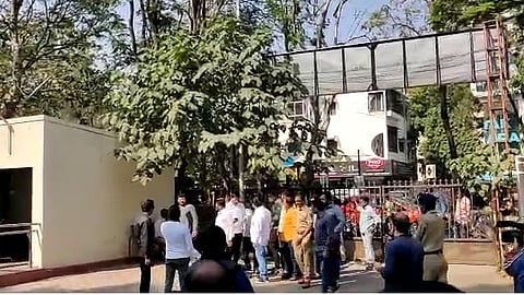 Sanjay More along with some Shiv Sainiks present police station