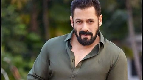 Salman Khan Viral Photo with His Mother Salma Khan