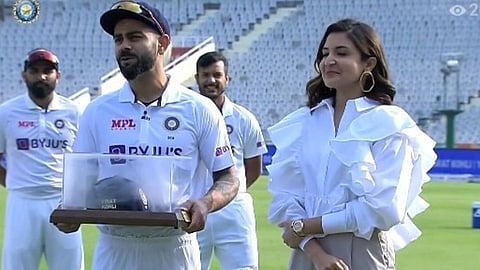 Controversy over Anushka Sharma Present on Ground 