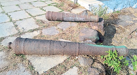 पौराणिक, ऐतिहासिक वस्तू सापडतात