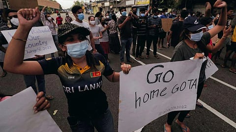 श्रीलंका आर्थिक संकटाच्या गर्तेत