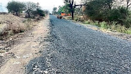 Akola Road construction inferiority 