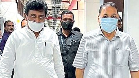 Home Minister ashok chavan takes notice of killing of Sanjay Biyani nanded