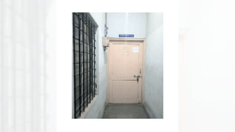 धक्कादायक! चोरांनी मारला पोलिस ठाण्यातच डल्ला; 185 मोबाईल आणि 7 लाखांची रोकड लंपास...