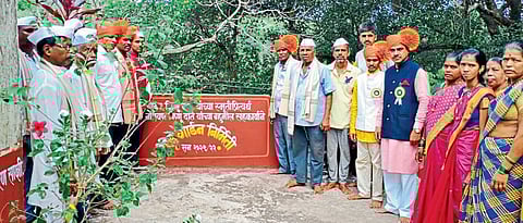 सोलगाव आदर्श शाळेने फुलवले टेरेस गार्डन