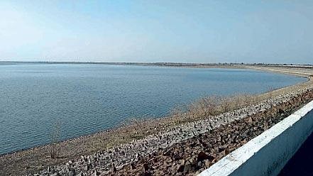 Latur 20% water storage depleted Status of 142 water project due to increasing temperature