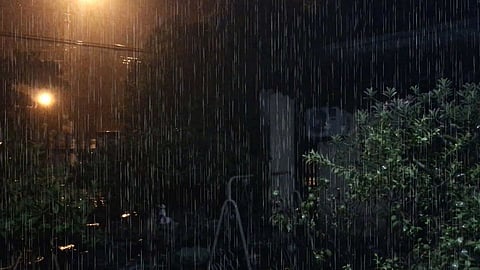 Nagpur midnight two hours torrential rains power supply cut