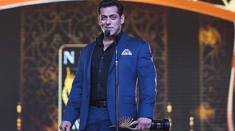 IIFA Awards 2022 Salman Khan insulted host Siddharth Kannan  