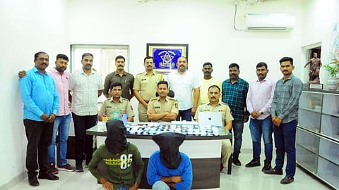 Mobile : दीड कोटींचे 198 आयफोन लंपास करणाऱ्या टोळीला अटक 