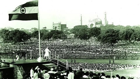 15 ऑगस्ट 1947 ला भारताला स्वतंत्र्य मिळाले.  