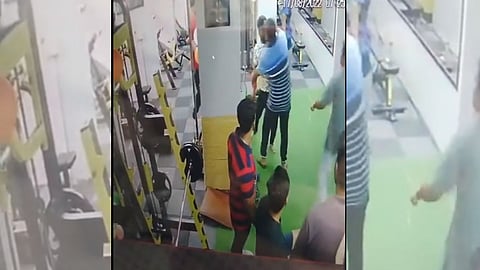 जीममध्ये राष्ट्रवादी-भाजप कार्यकर्त्यांमध्ये तुफान हाणामारी, VIDEO व्हायरल