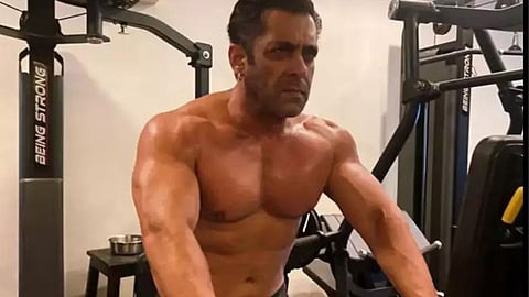 Salman Khan HOt Shirtless Photo Viral, fans Reacts on Photo