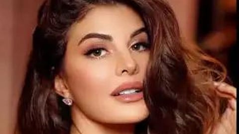 Sukesh Chandrashekhar Money Laundering jacqueline fernandez to submit bank details to delhi police EOW.