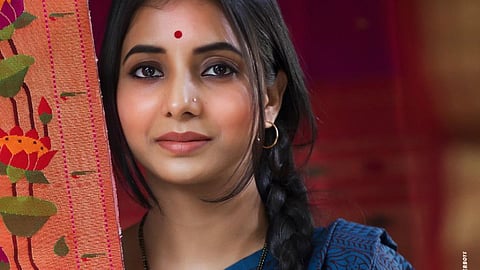 Goshta eka paithanichi national award winning marathi movie will release on 2 december cast sayali sanjeev suvrat joshi