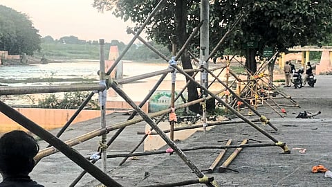 Construction of idol collection center
