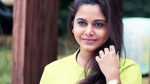 hemangi kavi angry  reaction on fans comment who ask her When will you become a mother?