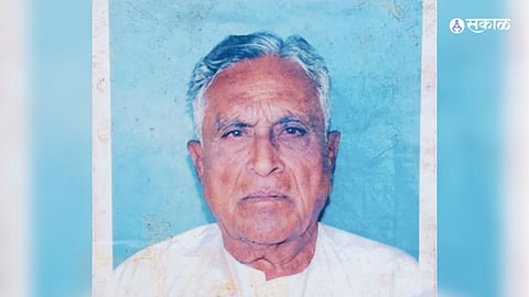 Sampat More writes witness to freedom farmer satara