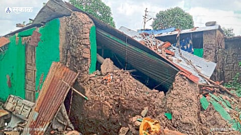 Amravati Home Collapse