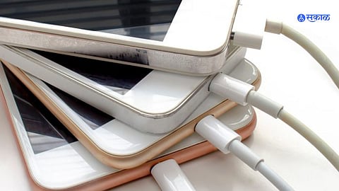 छोटा पिन - टाईप C चार्जरवरून होणारी भांडणे मिटवणारा Common Charger कधी येणार ? 