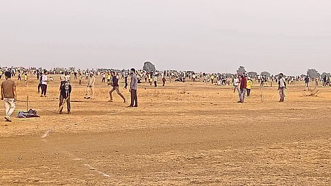 Because of the Shiva Mahapuran story, the cricketers have shifted their march from the college ground to the field in front of Aram Hotel.----