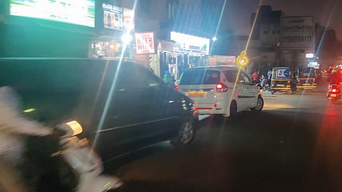 तळीरामांच्या वाहनांचा सर्वसामान्यांना त्रास; वाहतूक पोलीस व पालिकेचे कारवाईकडे दुर्लक्ष 