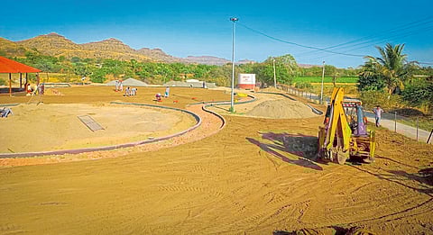 आडाचीवाडी येथे लोकसहभागातून साकारतेय नाना-नानी पार्क