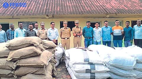 Gutkha worth 1 crore seized in Nimdale Shivar dhule crime news