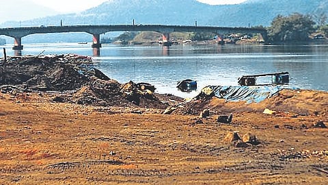 transport issue Ambet bridge closed one and half years 40 Kms of drivers wasted time and money mahad