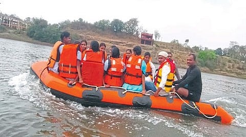 Training from NDRF flood management Krishna River of Karhad Satara