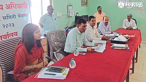 Officials on distribution of symbols for election to Agricultural Produce Market Committee