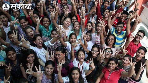 HSC Result 2023 : बारावीच्या निकालात कही खुशी, कही गम! गुणवंत विद्यार्थ्यांचा जल्लोष