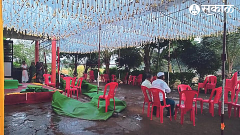 Due to unseasonal rains, the wedding hall was soaked due to the wedding ceremony in the farm